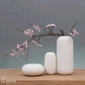 Bộ 3 bình gốm trắng kèm hoa Anh Đào hồng - BH473-1